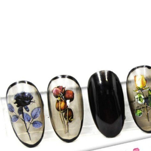 Press on nails - Picture 2 of 3